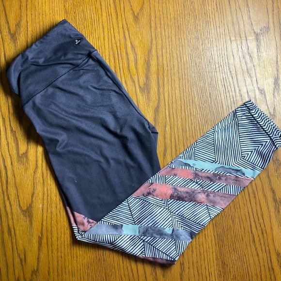 SOLD - Prana Leggings w/ lower print - Picture 2 of 7